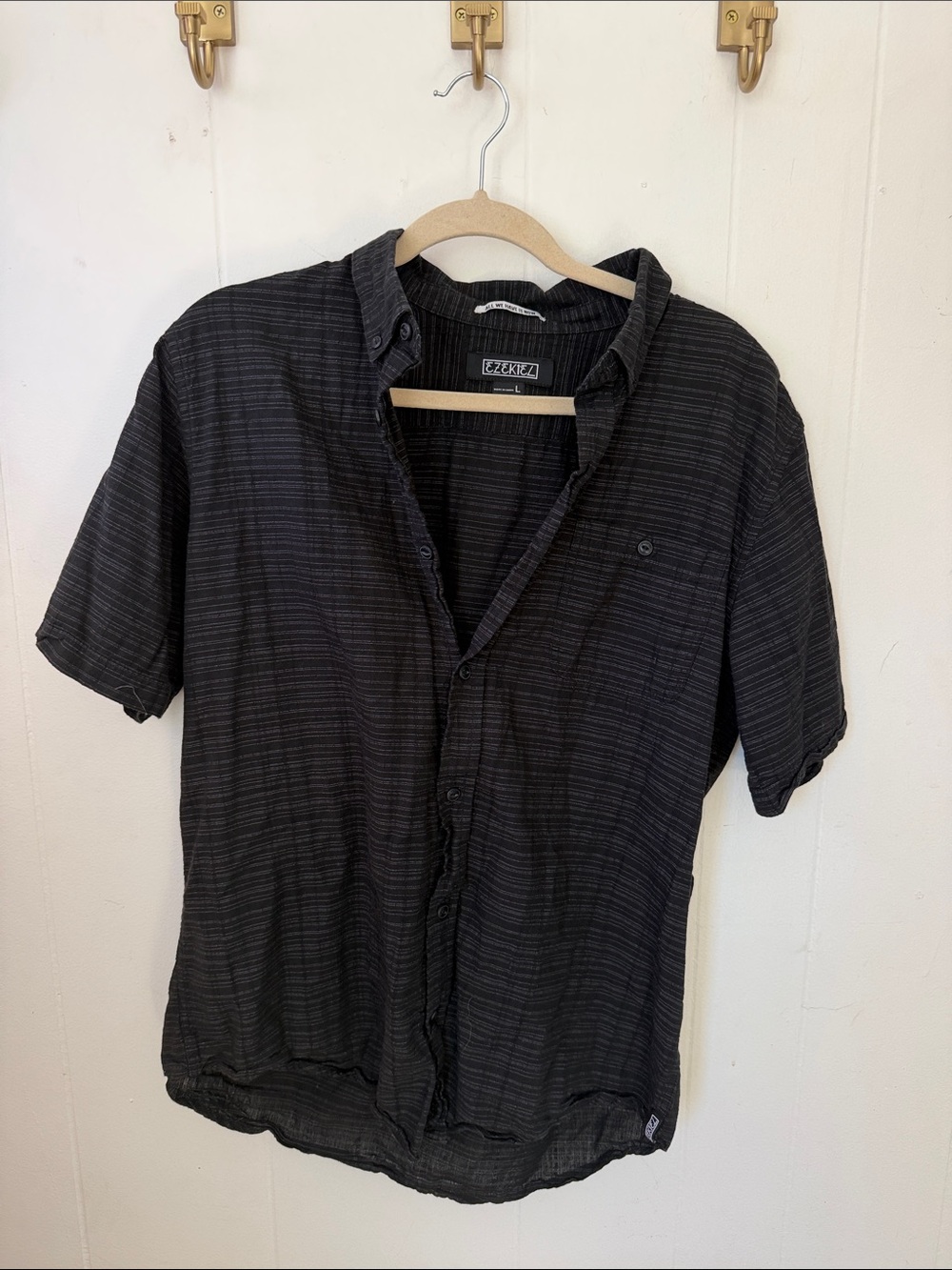 Ezekiel Men Black Short-Sleeve Button-Up Shirt